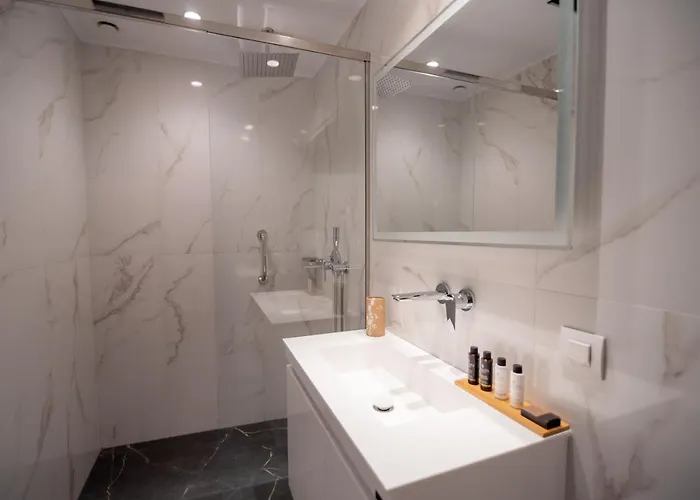 Contessa Bianca Luxury