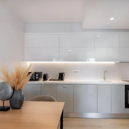 Contessa Bianca Luxury