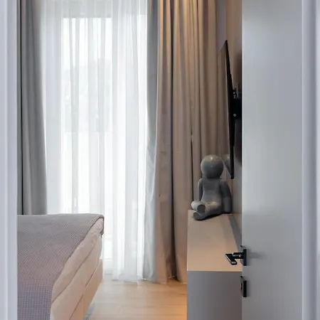 Contessa Bianca Luxury