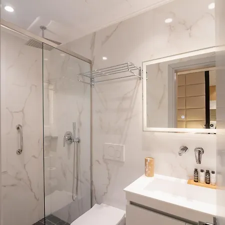 Contessa Bianca Luxury *