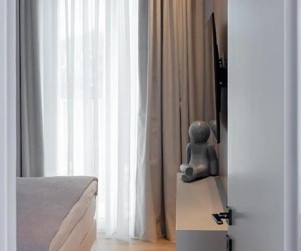 Contessa Bianca Luxury